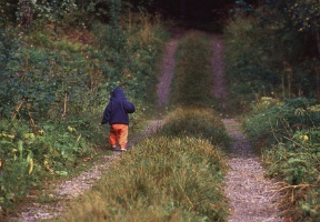 Johanna walking to the mailbox from Rimmi