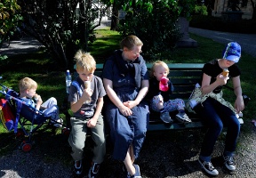 Enjoying ice cream while waiting for the Swedish National Museum of Fine Arts to open