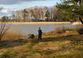 Tuomas with "Leposaari" island in the background; the Kulosaari cemetery is located on that island.