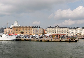 Leaving Kauppatori on a ferry to go to Suomenlinna for an afternoon