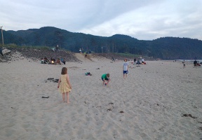 Elsa, Antti and Tuomas at the Cape Lookout beach