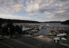 Friday Harbor marina, with an empty space where the Downriggers restaurant used to be.