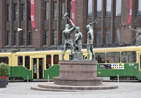 Kolmen Sepän patsas in downtown Helsinki