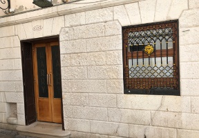 Harry's bar, next to the San Marco Vallaresso vaporetto stop, was a favourite of Ernest Hemingway.